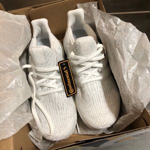 Adidas ultraboost triple white Size 7.5